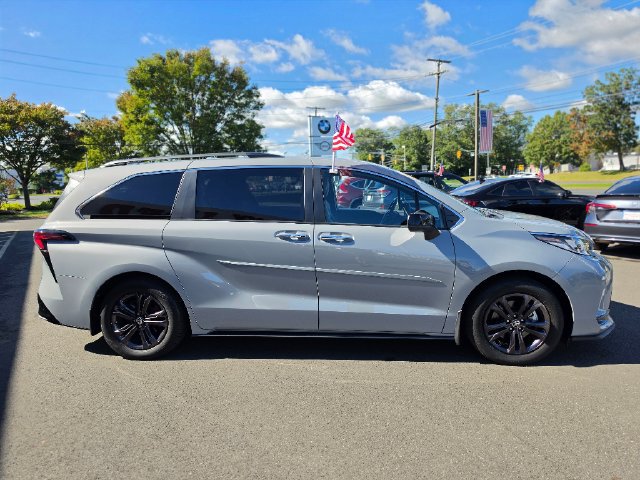 Used 2024 Toyota Sienna XSE w/ XSE Plus Package AWD/4WD image 8