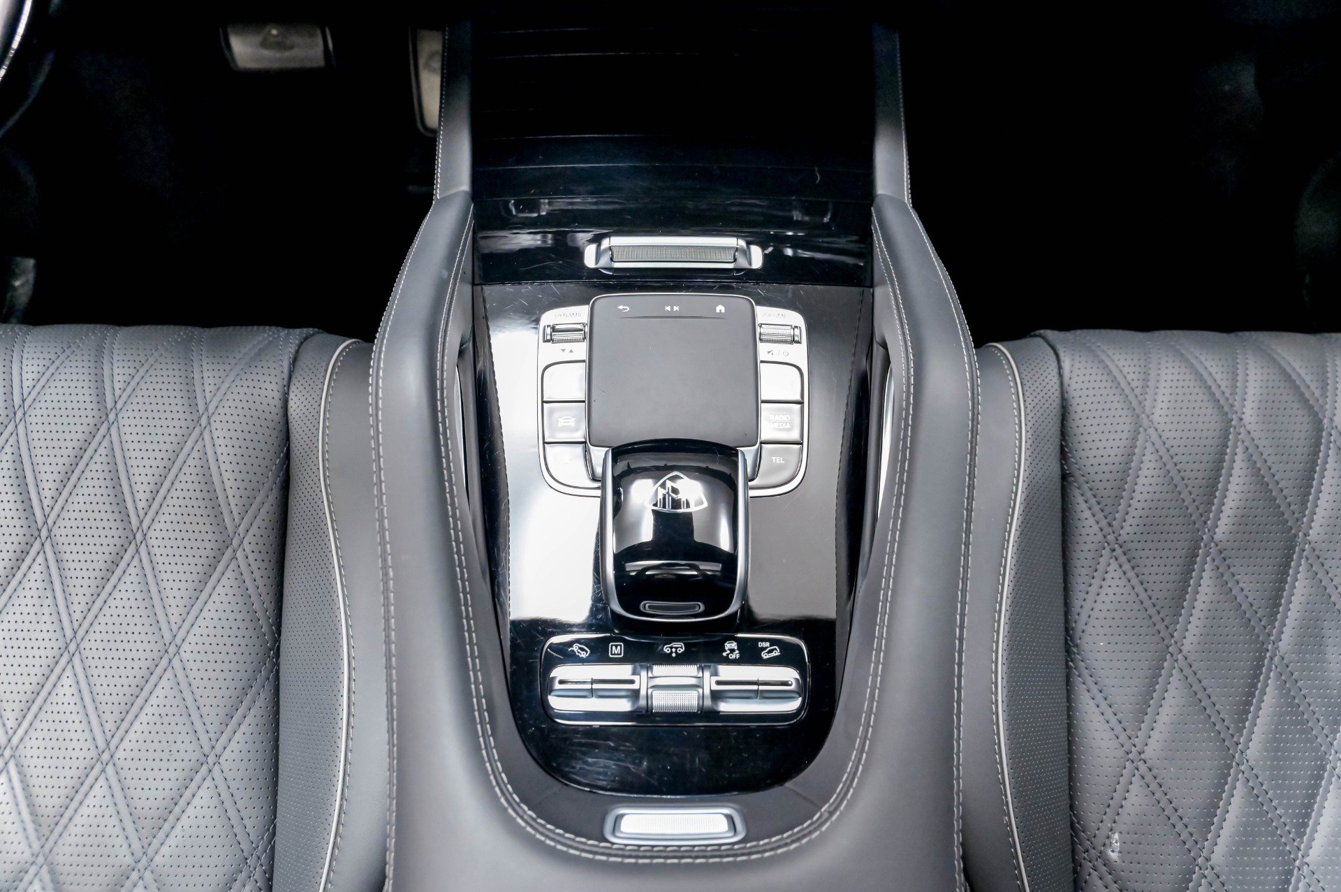 Used 2024 Mercedes-Benz Maybach GLS 600 4MATIC image 39