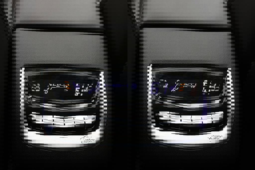 Used 2025 Cadillac XT6 Premium Luxury image 14