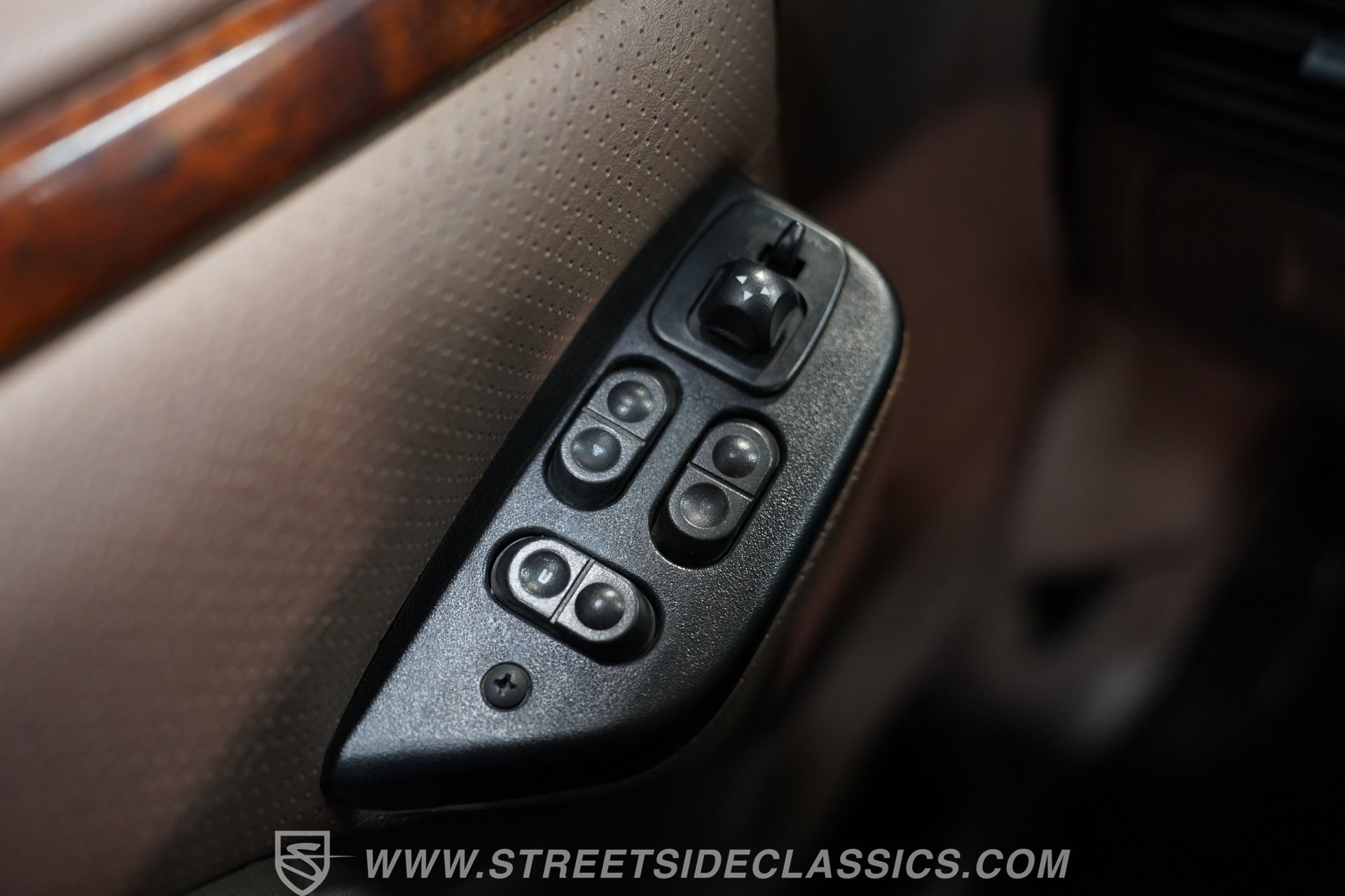 Used 1996 Ford Bronco Eddie Bauer image 39