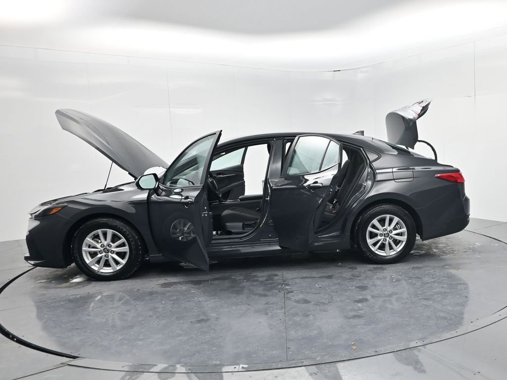 Used 2025 Toyota Camry LE image 53