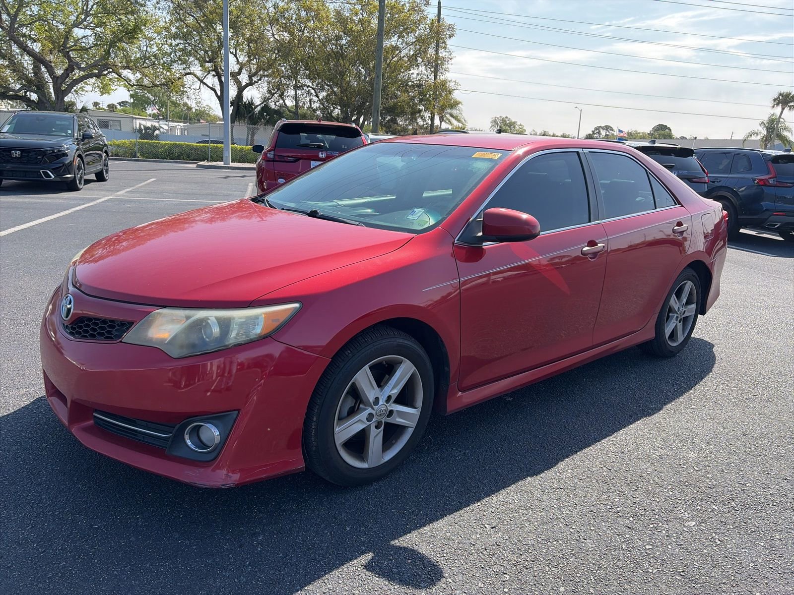 Used 2014 Toyota Camry SE image 3