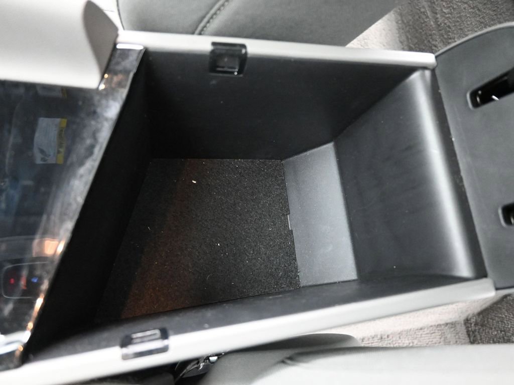 Used 2025 Hyundai Elantra SEL image 32