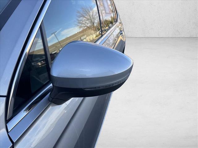 Used 2021 Volkswagen Tiguan SEL w/ 2-Row Tiguan MDO Package image 11