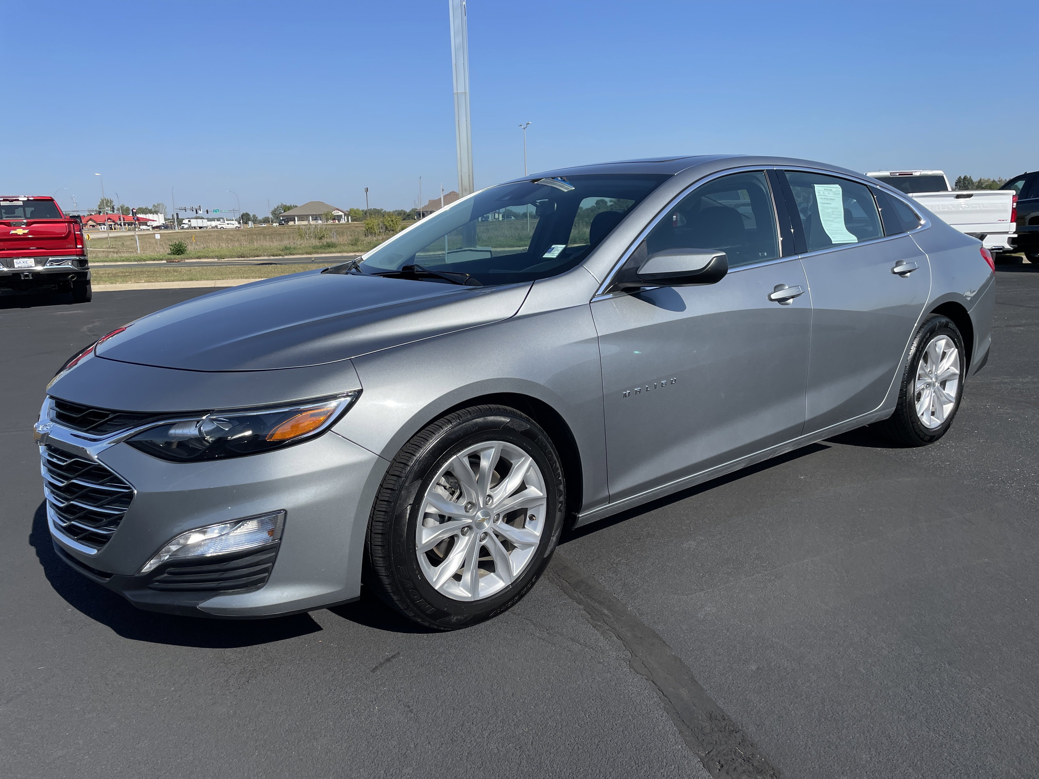 Used 2024 Chevrolet Malibu LT image 1