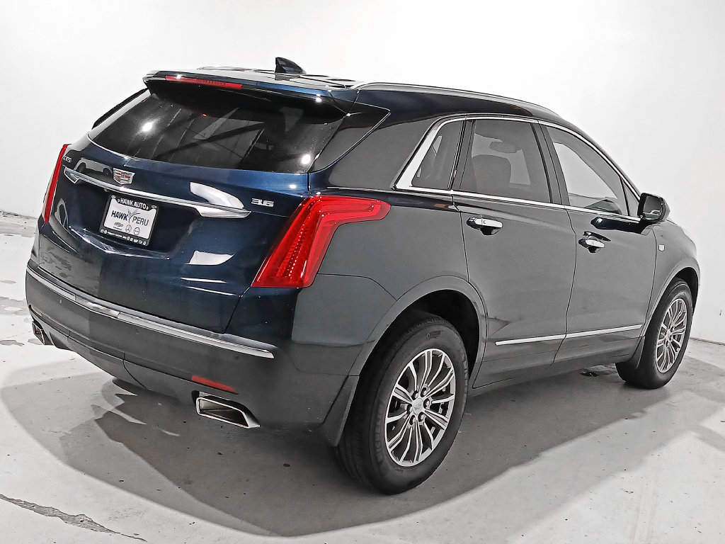 Used 2017 Cadillac XT5 Luxury w/ Driver Awareness Package FWD image 6