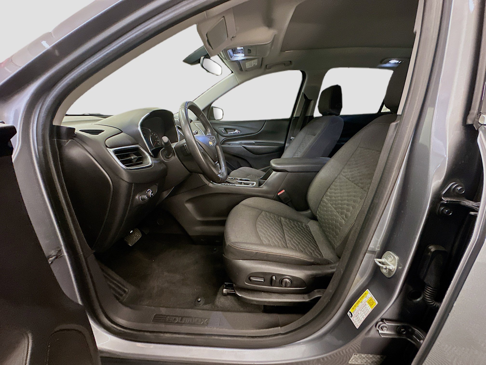 Used 2018 Chevrolet Equinox LT w/ Sun & Infotainment Package image 13