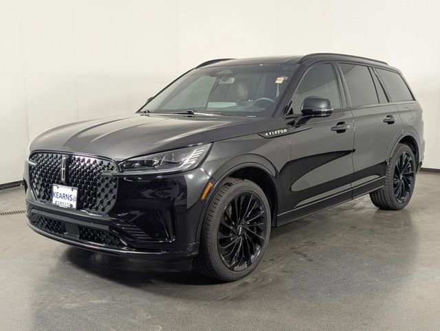 Used 2025 Lincoln Aviator Reserve w/ Equipment Group 201A image 4