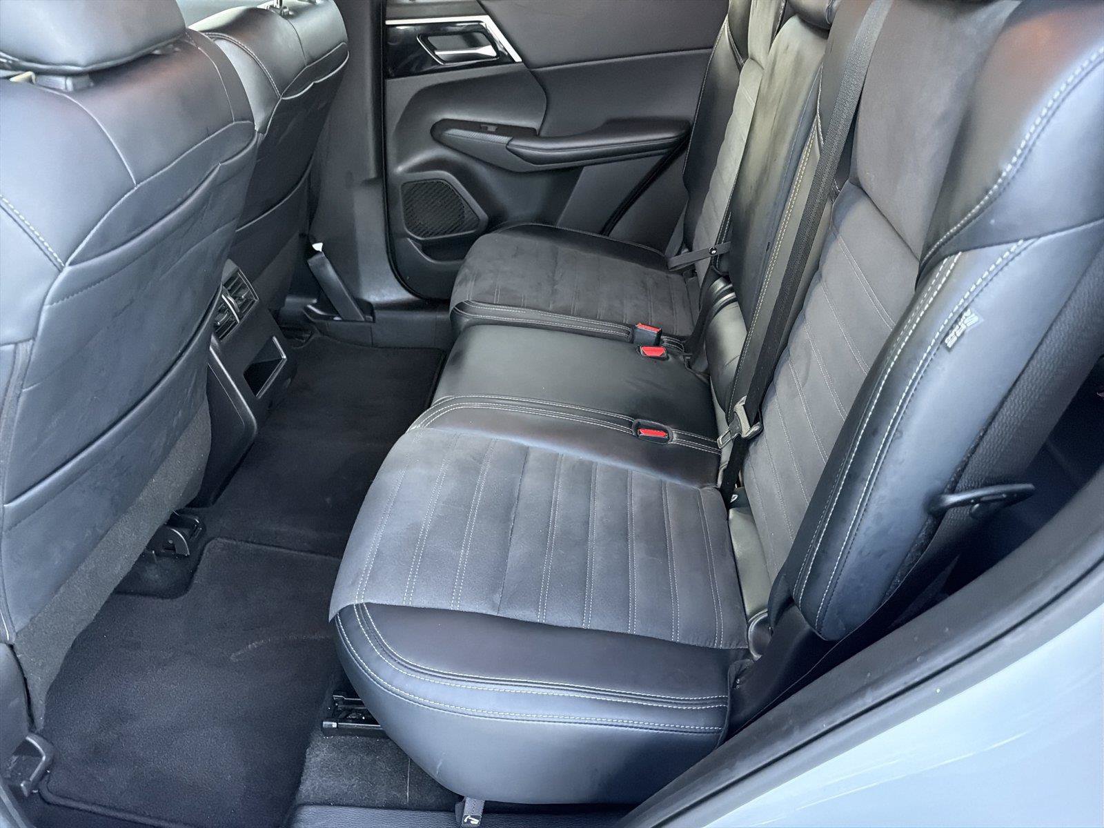 Used 2024 Mitsubishi Outlander SE AWD/4WD image 21