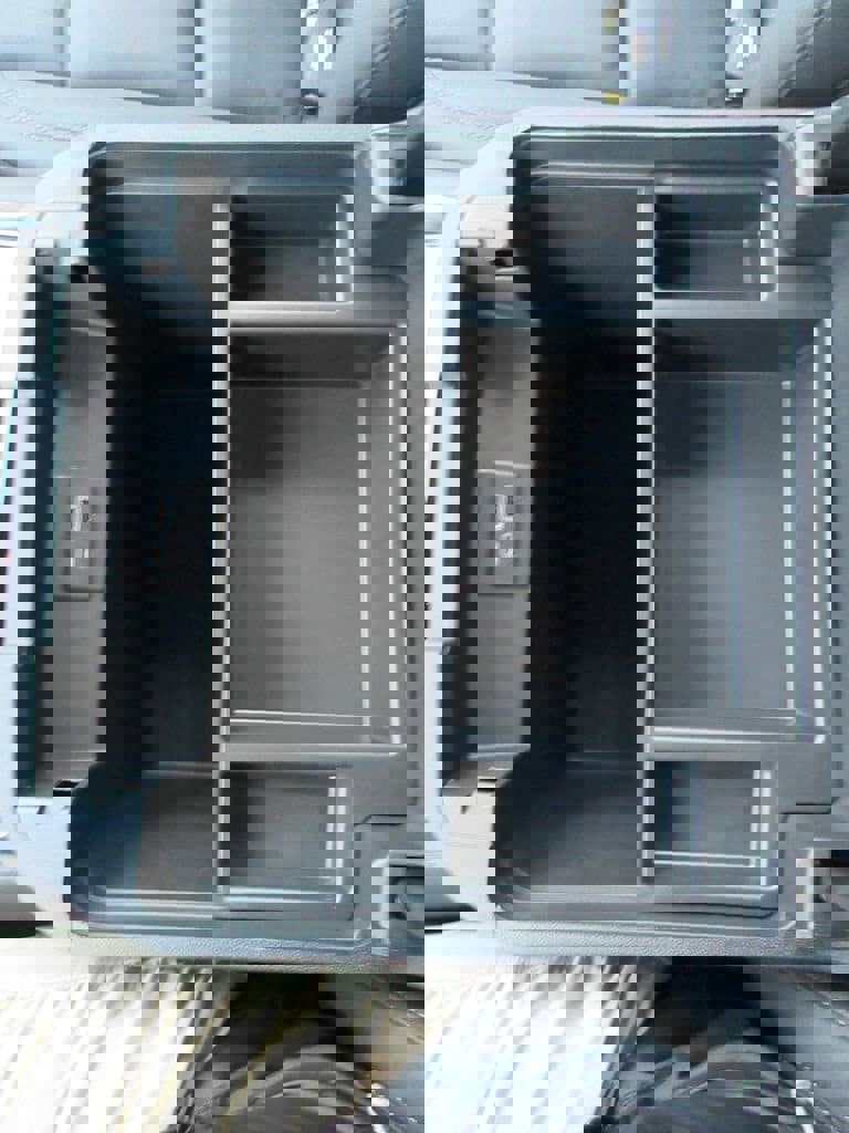 New 2026 Chevrolet Suburban LT image 31