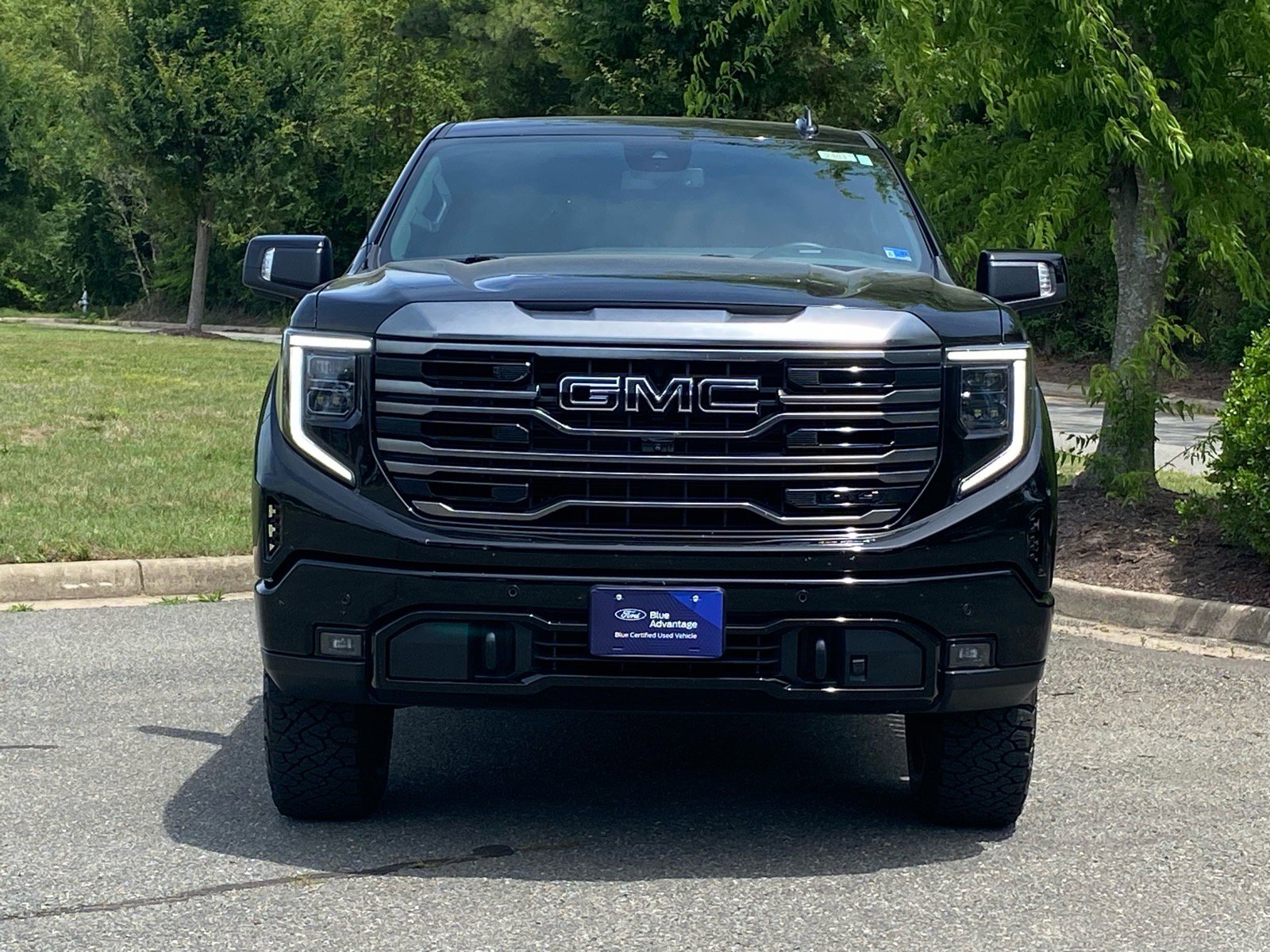 Used 2024 GMC Sierra 1500 AT4 w/ AT4 Premium Package AWD/4WD image 9