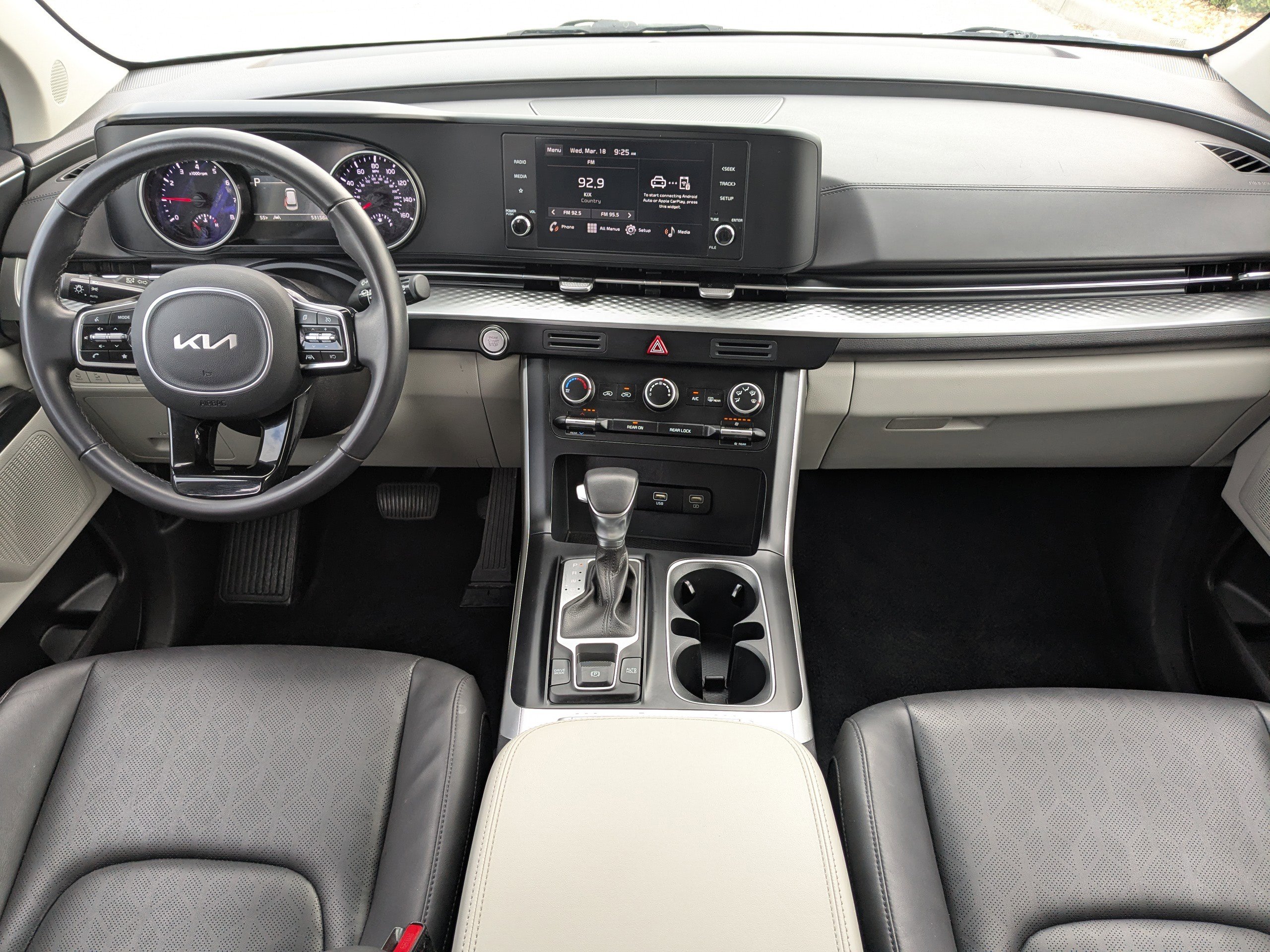 Used 2024 Kia Carnival LX image 20