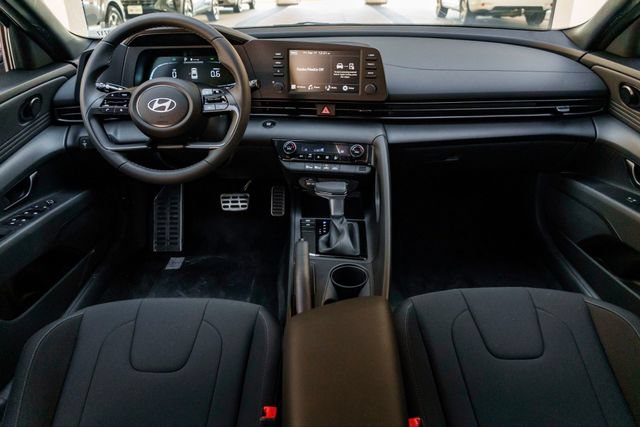 New 2025 Hyundai Elantra Sport FWD image 18