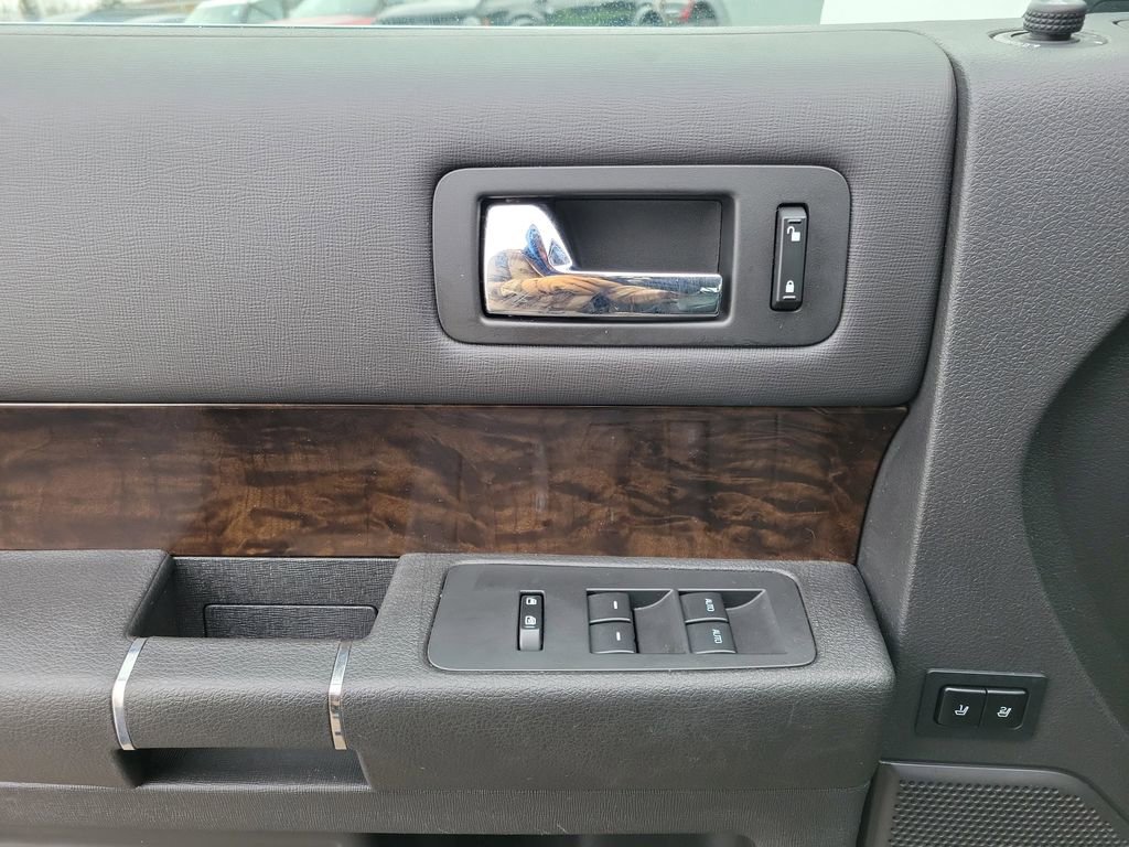 Used 2019 Ford Flex Limited image 18