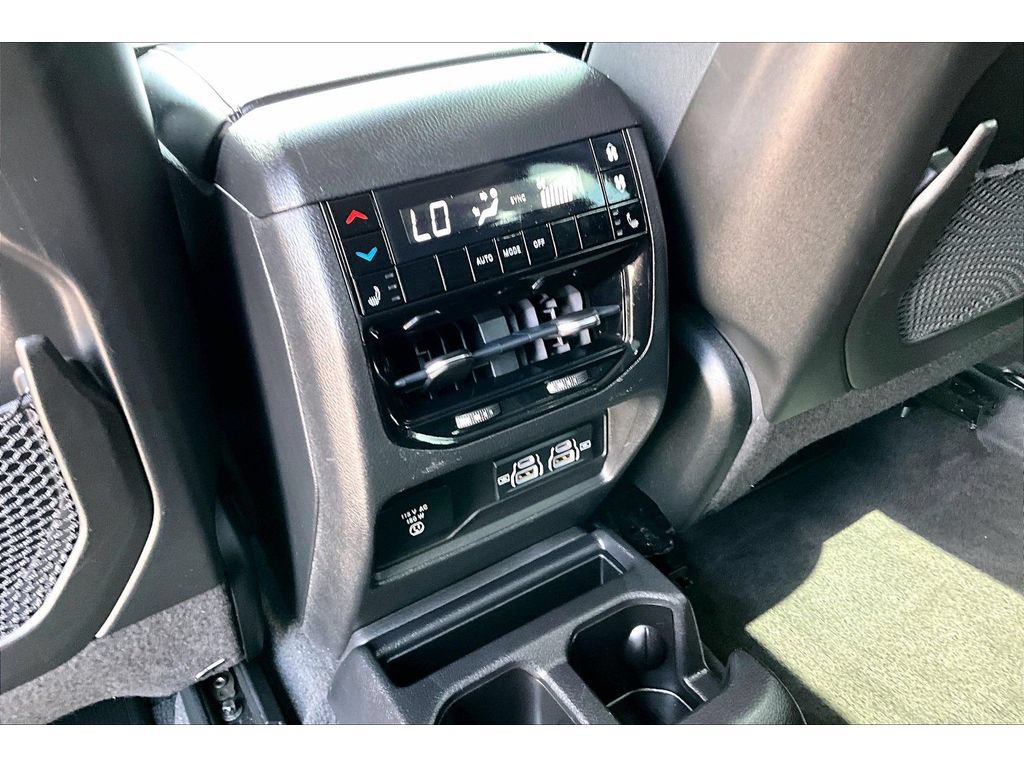 Certified 2022 Jeep Grand Cherokee L Limited AWD/4WD image 13
