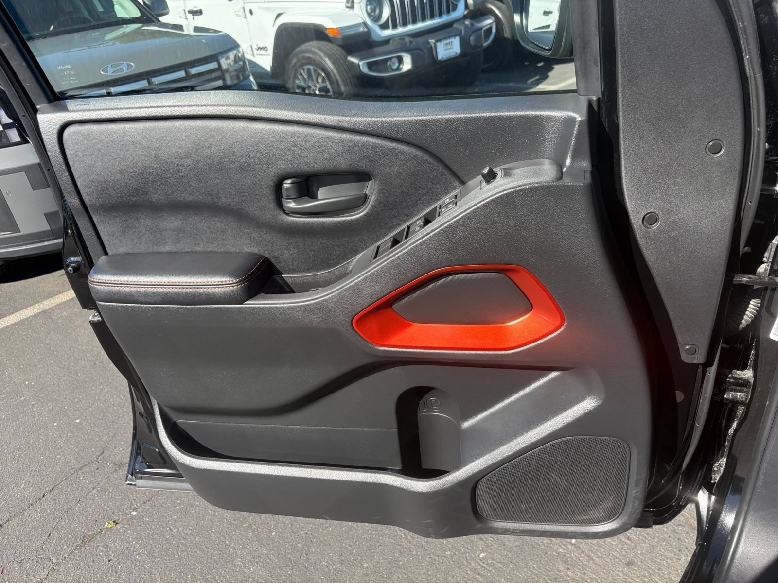 Used 2026 Nissan Frontier PRO-4X AWD/4WD image 18