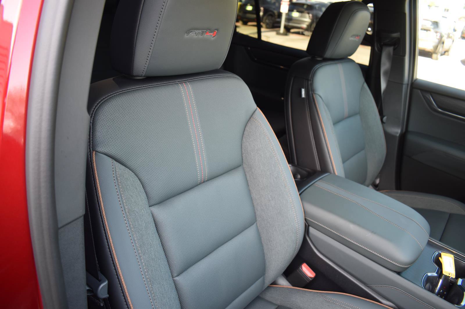 Used 2026 GMC Acadia AT4 w/ Luxury Package AWD/4WD image 81
