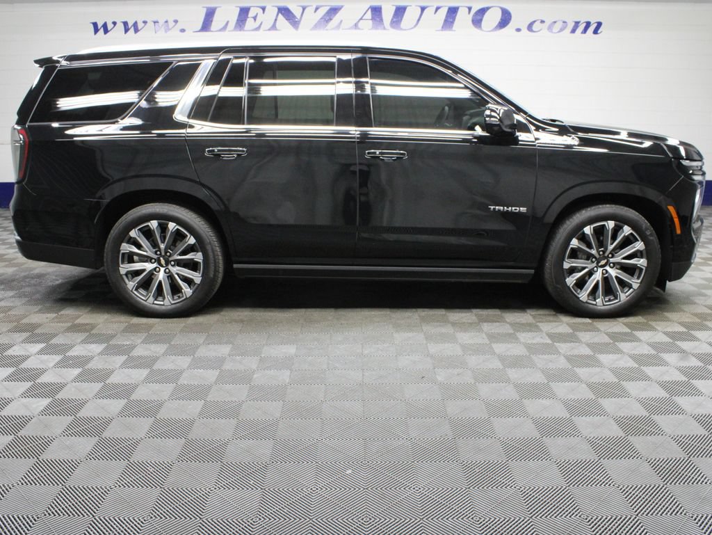 Used 2025 Chevrolet Tahoe High Country AWD/4WD image 2