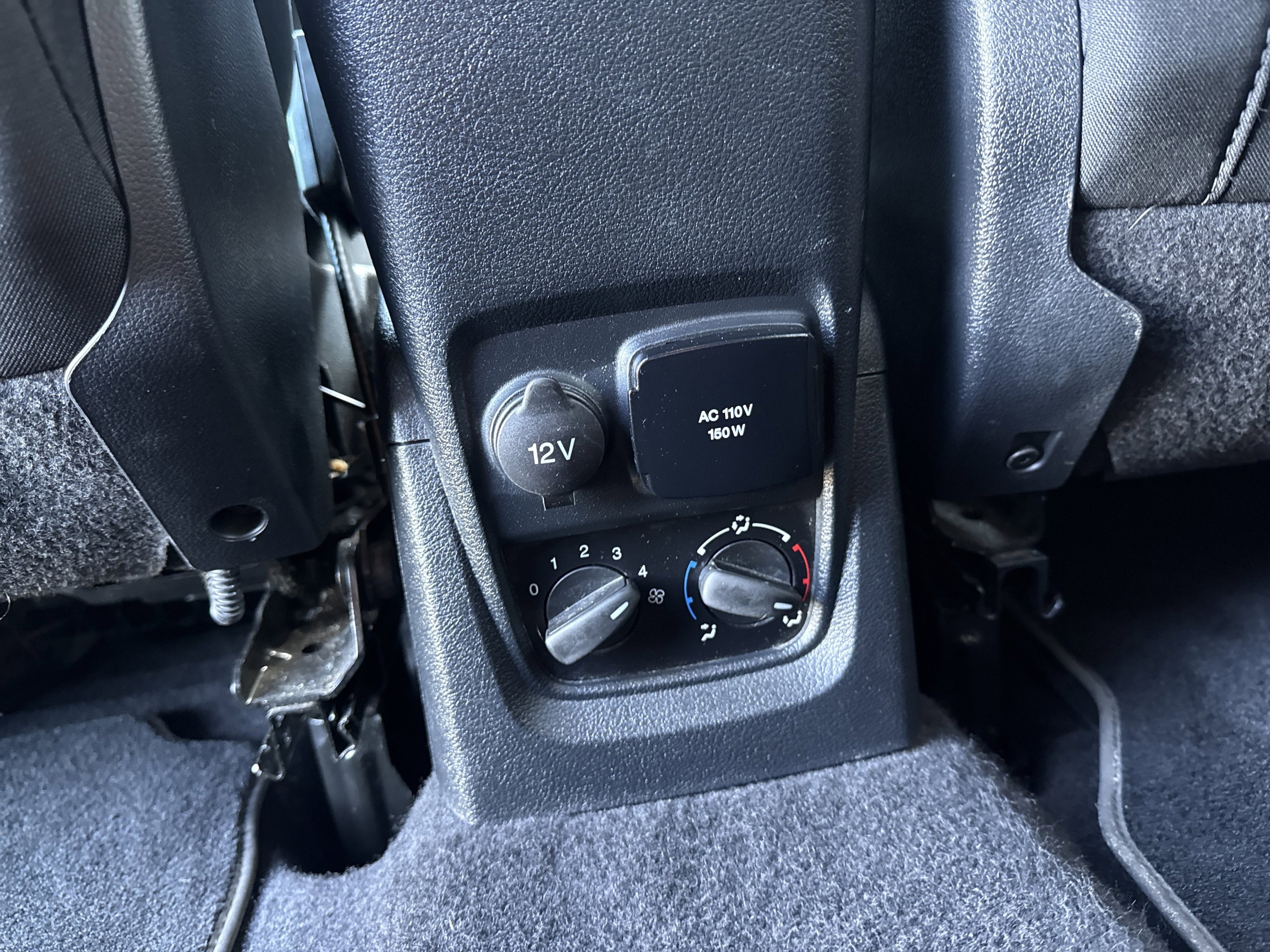 Used 2022 Ford Transit Connect XLT image 14