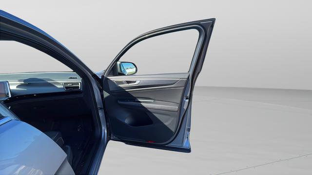 New 2026 Volkswagen Atlas Cross Sport SE image 26