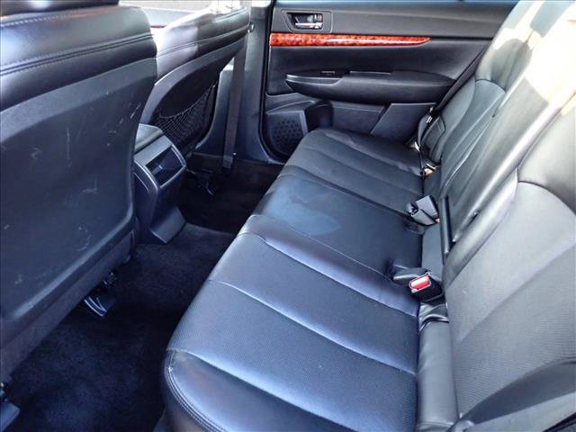 Used 2011 Subaru Outback 2.5i Limited w/ PWR Moonroof Pkg AWD/4WD image 9