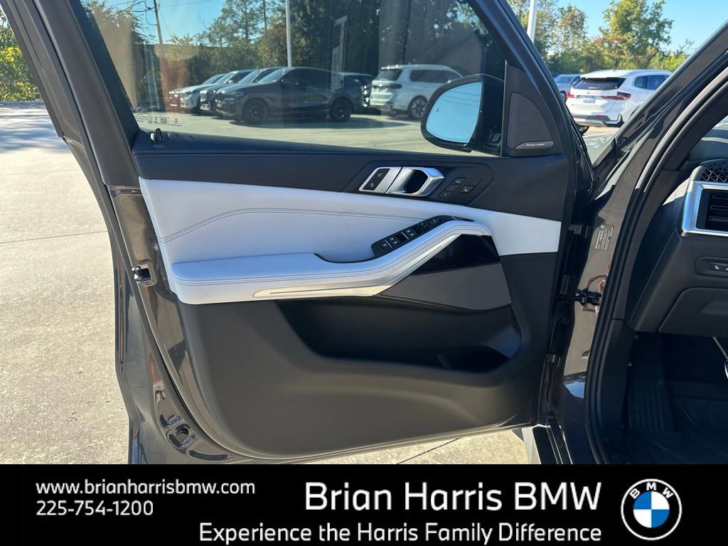 Certified 2025 BMW X5 sDrive40i w/ M Sport Package image 15