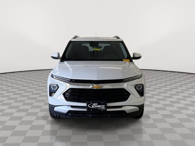 Used 2025 Chevrolet TrailBlazer LT AWD/4WD image 3