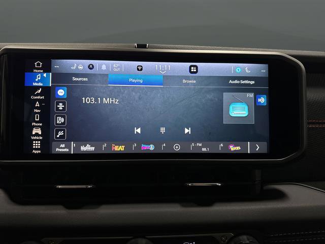 Used 2024 Jeep Gladiator Rubicon w/ Technology Group image 18