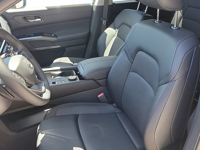 New 2026 Nissan Pathfinder SL w/ SL Premium Package AWD/4WD image 11