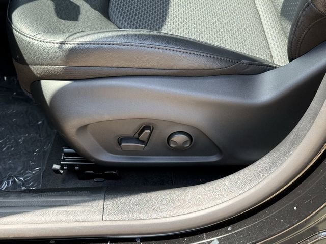 New 2025 Jeep Compass Latitude w/ Sun & Sound Group AWD/4WD image 13