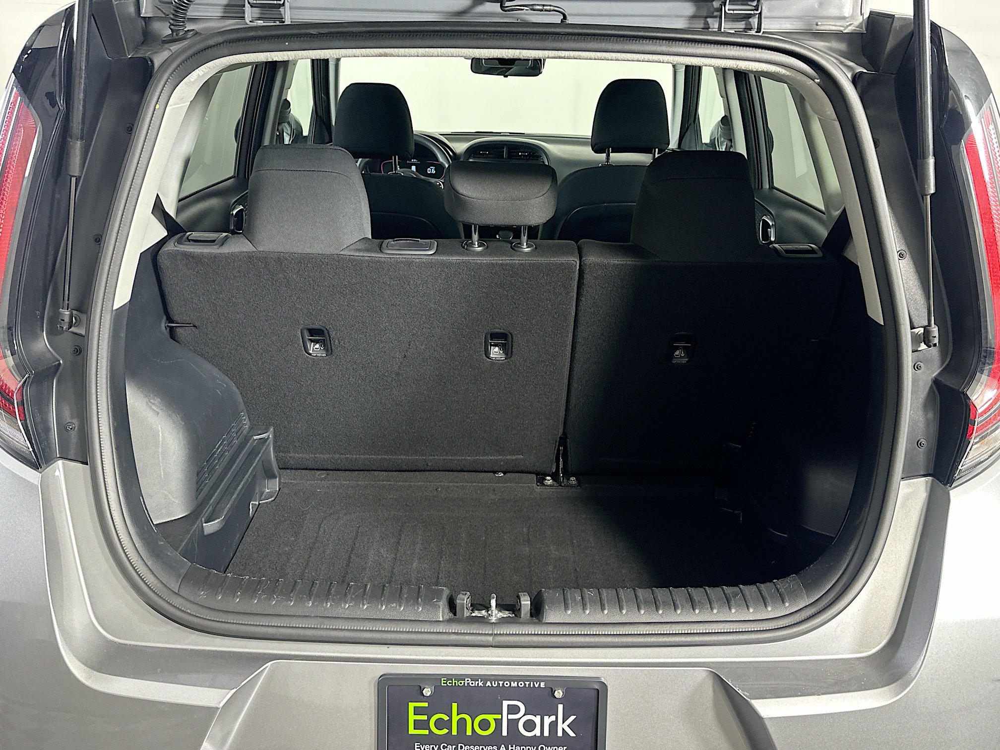 Used 2025 Kia Soul LX w/ LX Technology Package FWD image 28