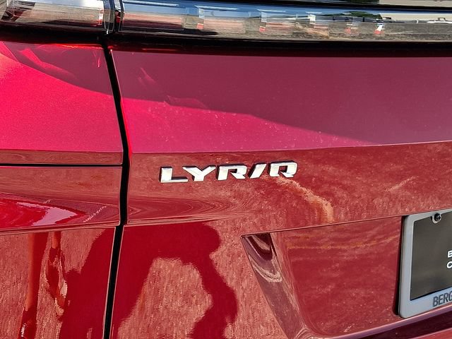 New 2026 Cadillac Lyriq Premium Luxury AWD/4WD image 17