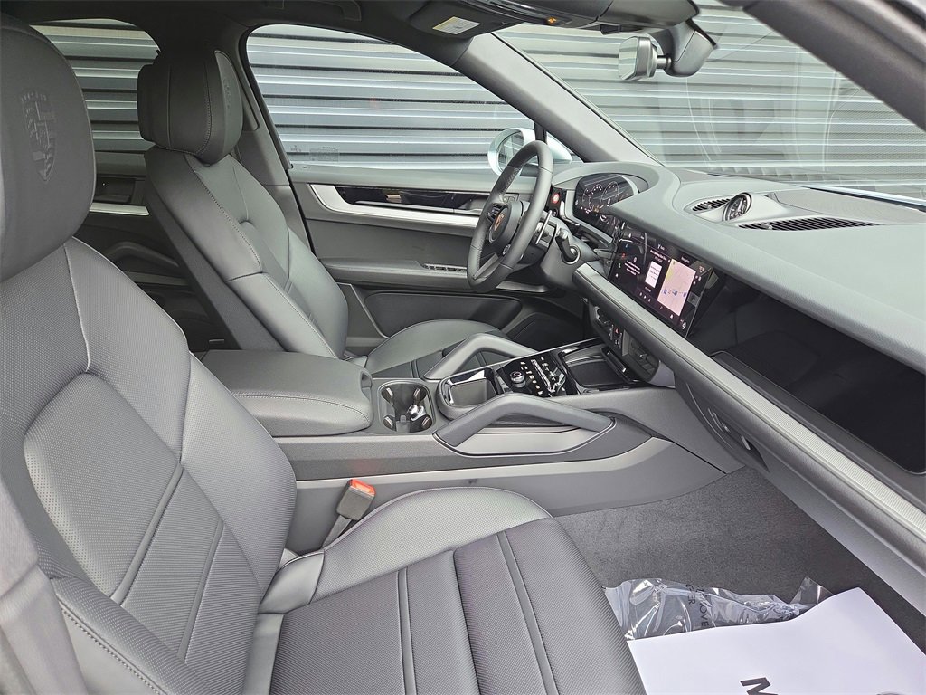 New 2026 Porsche Cayenne S image 18