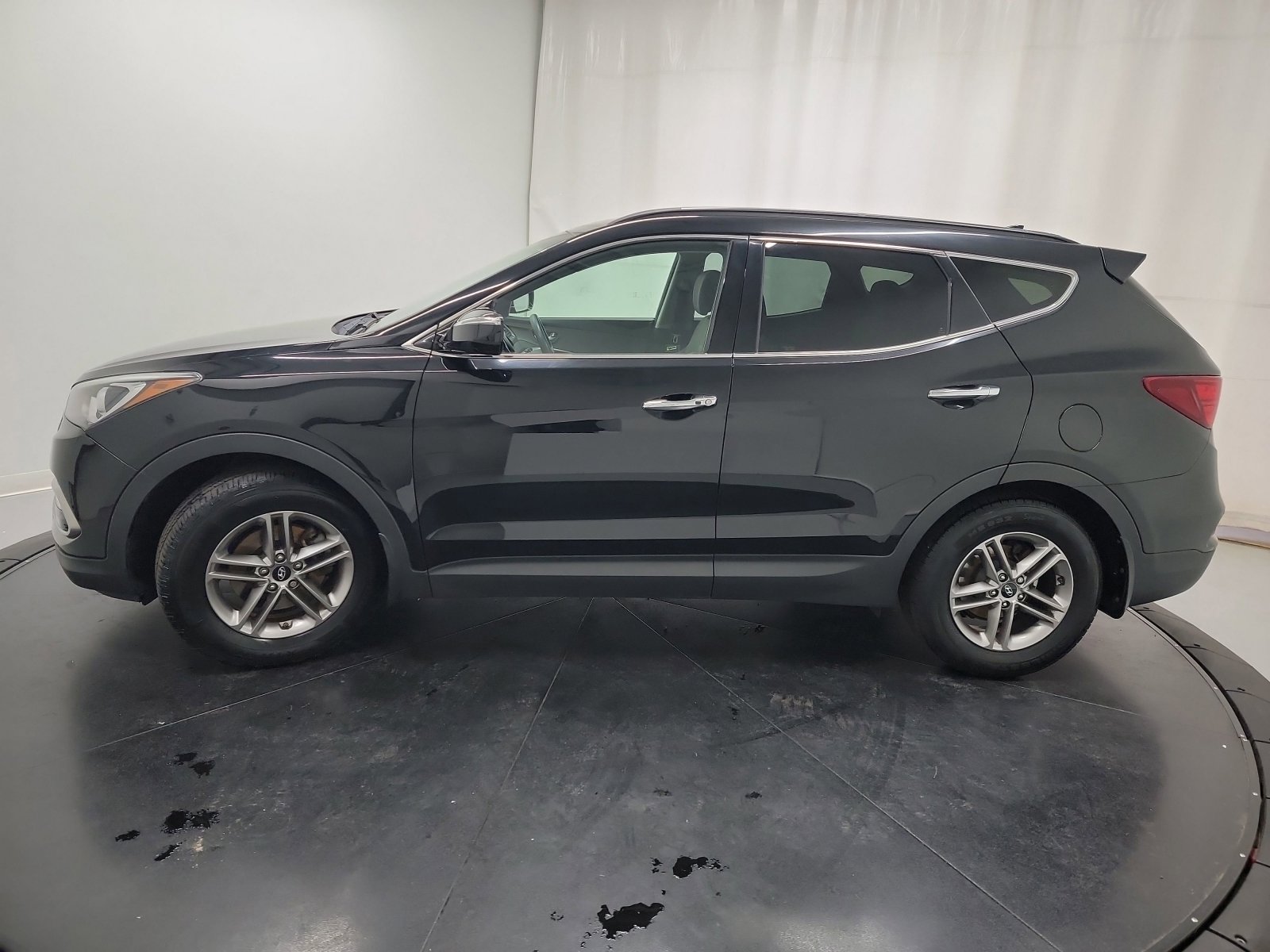 Used 2018 Hyundai Santa Fe Sport w/ 2.4L Value Package 02 image 4