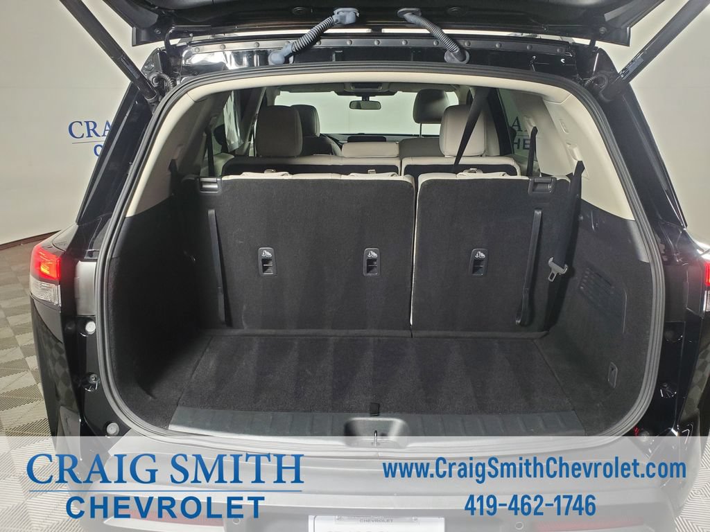 Used 2025 Nissan Pathfinder SV FWD image 15