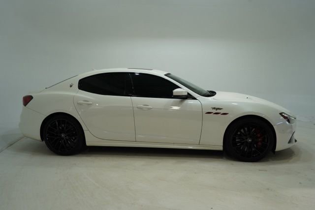 Certified 2022 Maserati Ghibli Trofeo RWD image 8