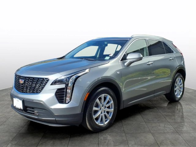 Used 2023 Cadillac XT4 Luxury w/ Cold Weather Package AWD/4WD image 1