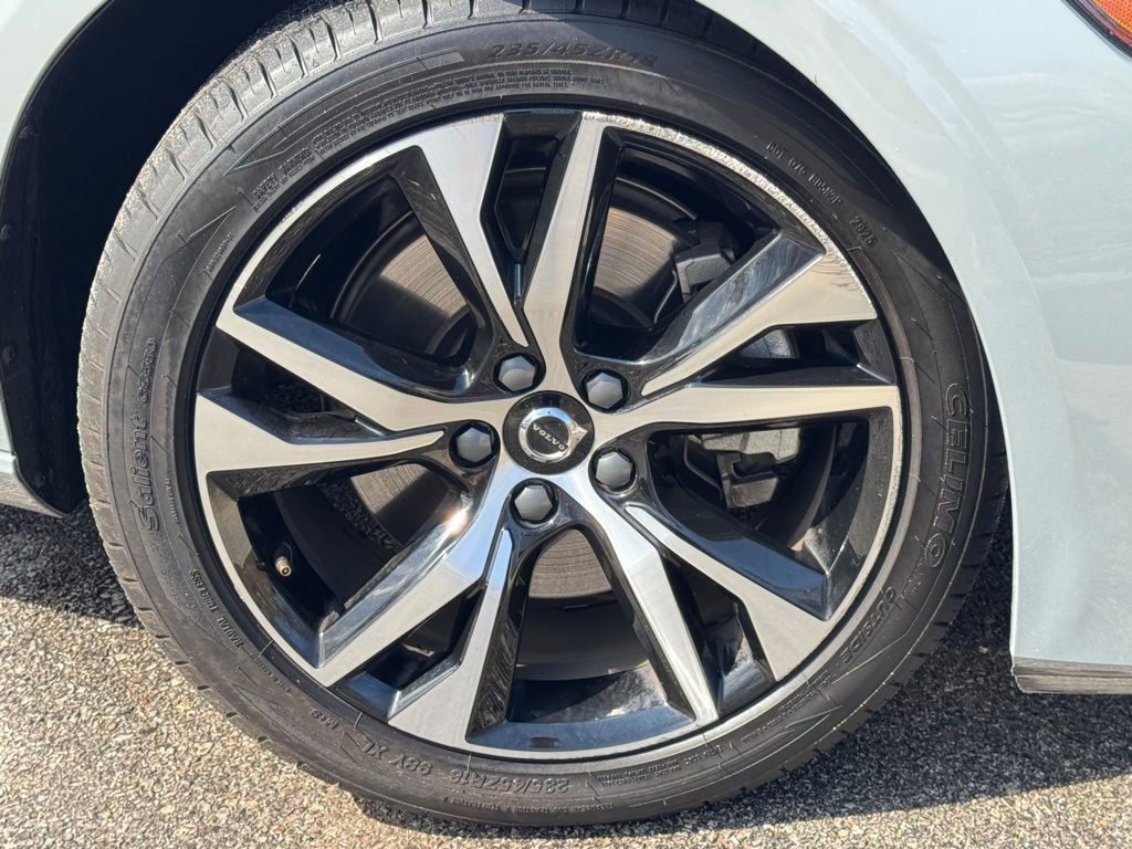 Used 2024 Volvo S60 B5 Core image 10