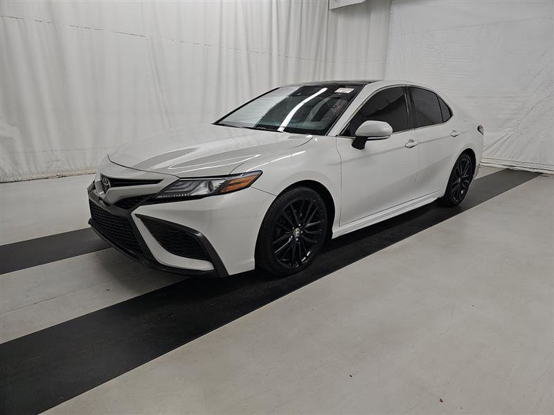 Used 2022 Toyota Camry XSE FWD image 1
