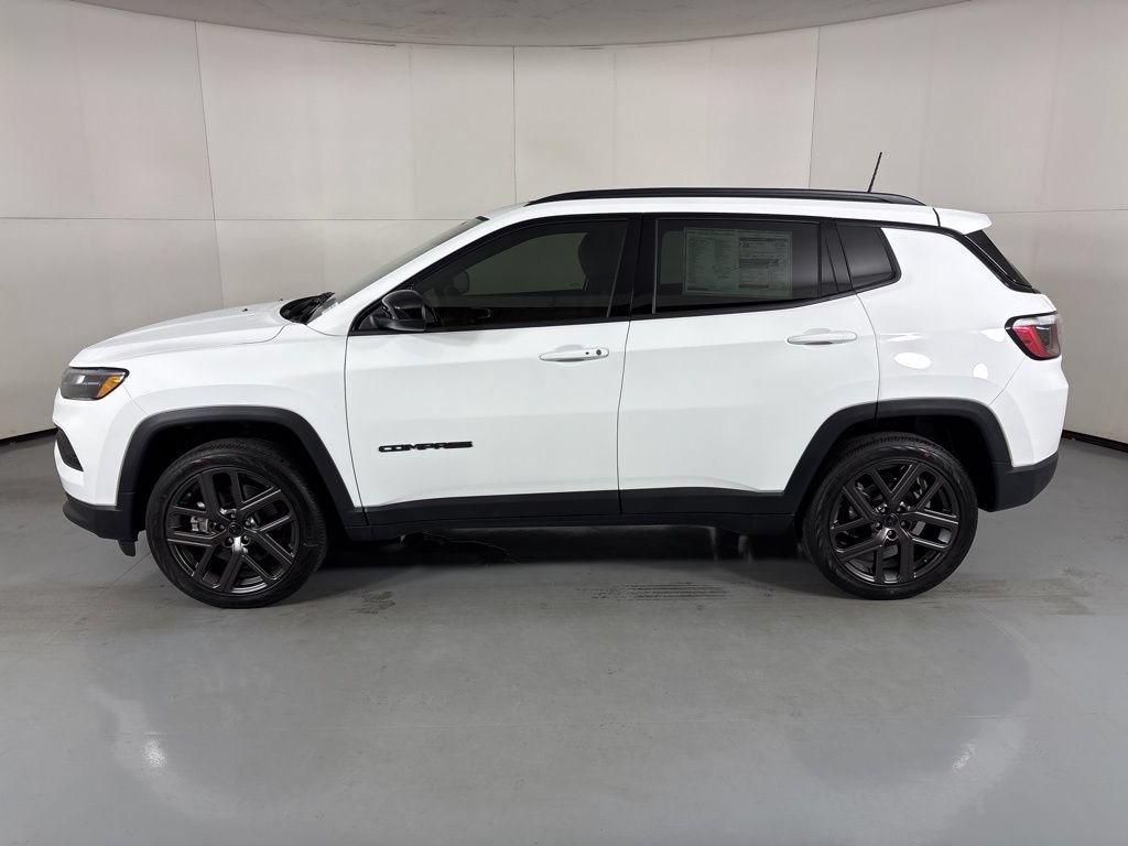 New 2026 Jeep Compass Latitude w/ Sun and Sound Group AWD/4WD image 5