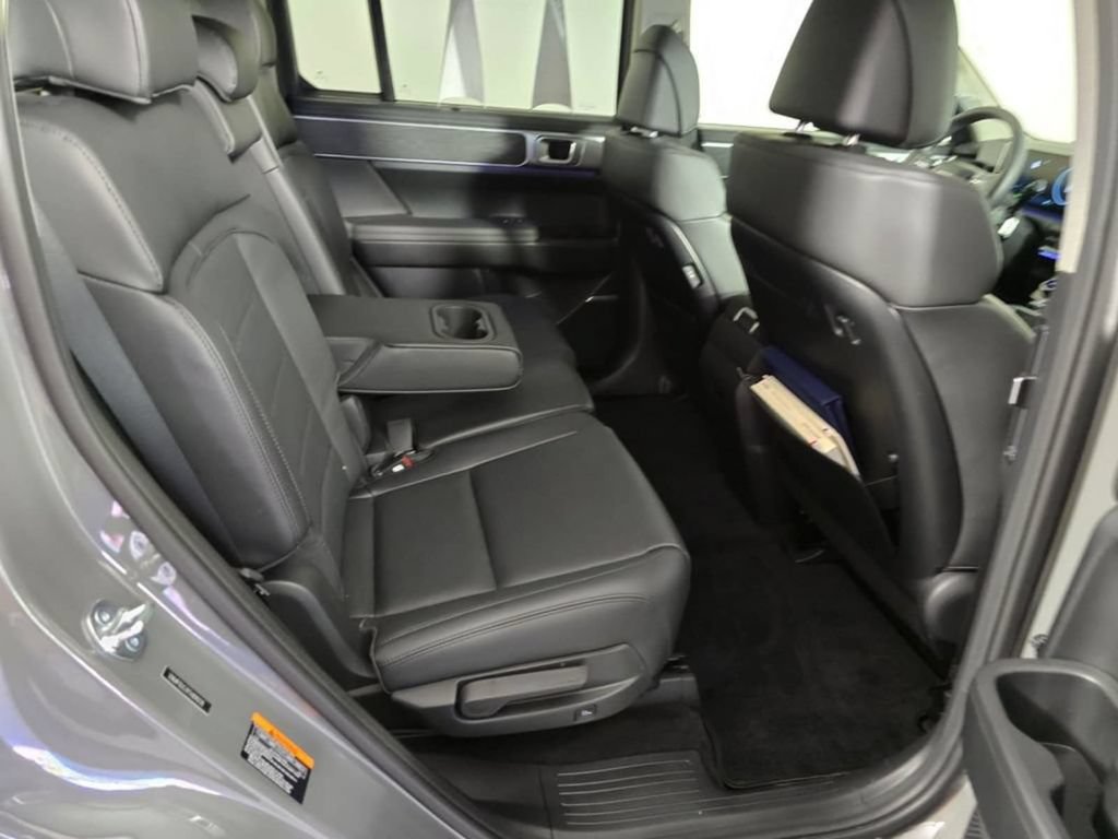 Used 2026 Hyundai Santa Fe Limited AWD/4WD image 14
