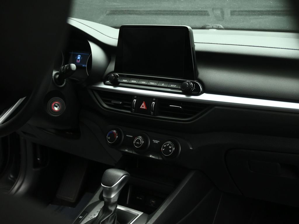 Certified 2024 Kia Forte LXS w/ LXS Technology Package image 66
