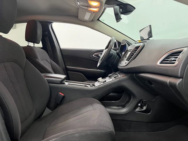 Used 2015 Chrysler 200 Limited FWD image 23