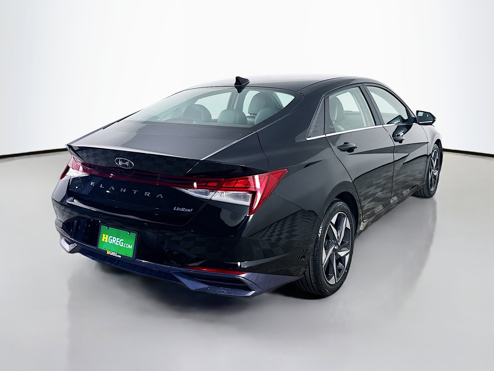 Used 2021 Hyundai Elantra Limited image 10