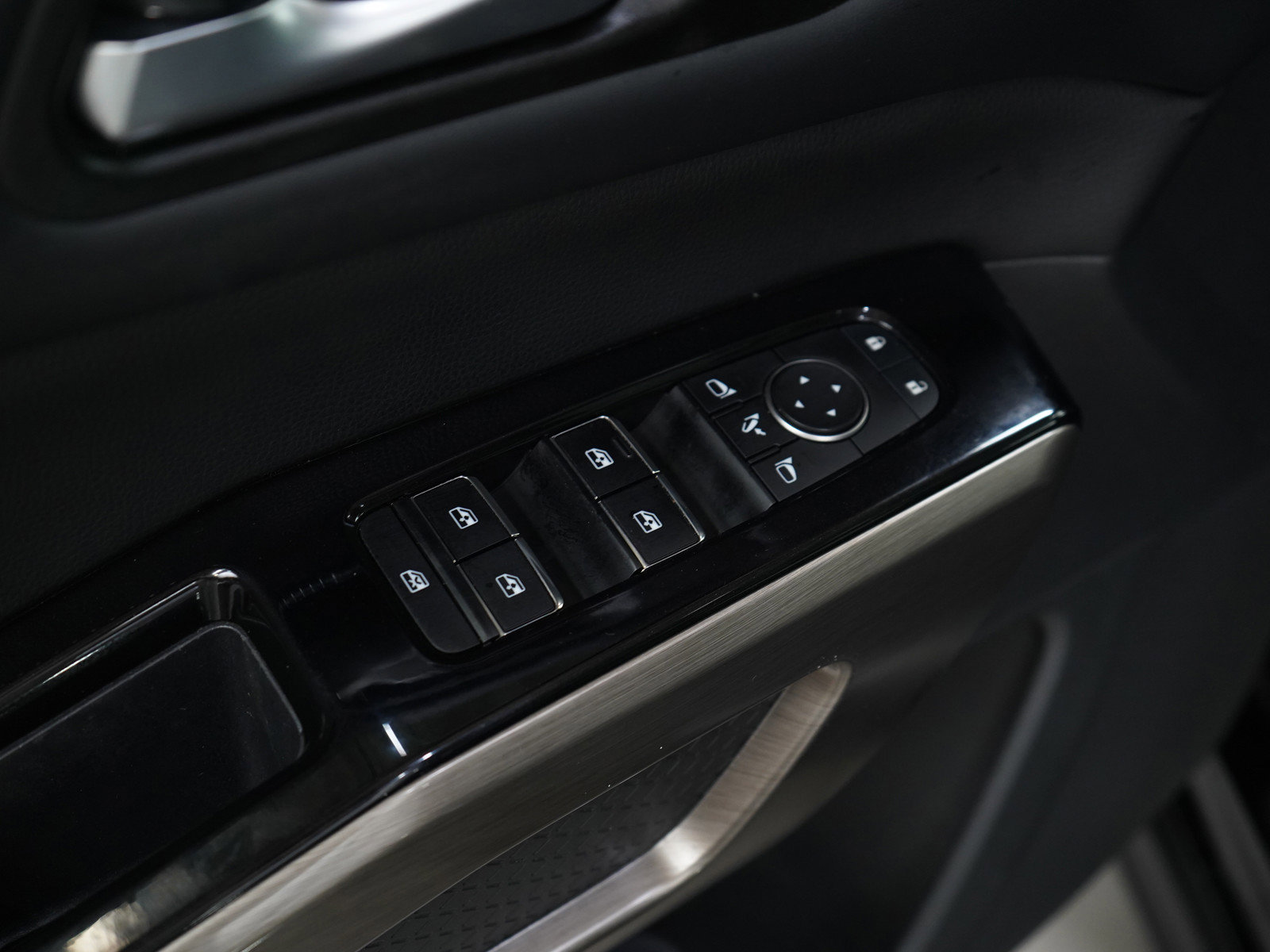 Used 2023 Nissan Pathfinder Platinum image 22