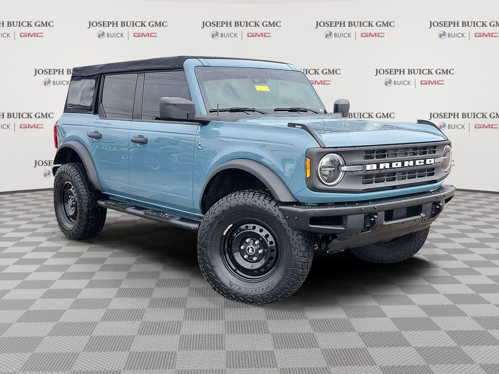 Used 2022 Ford Bronco Black Diamond image 1