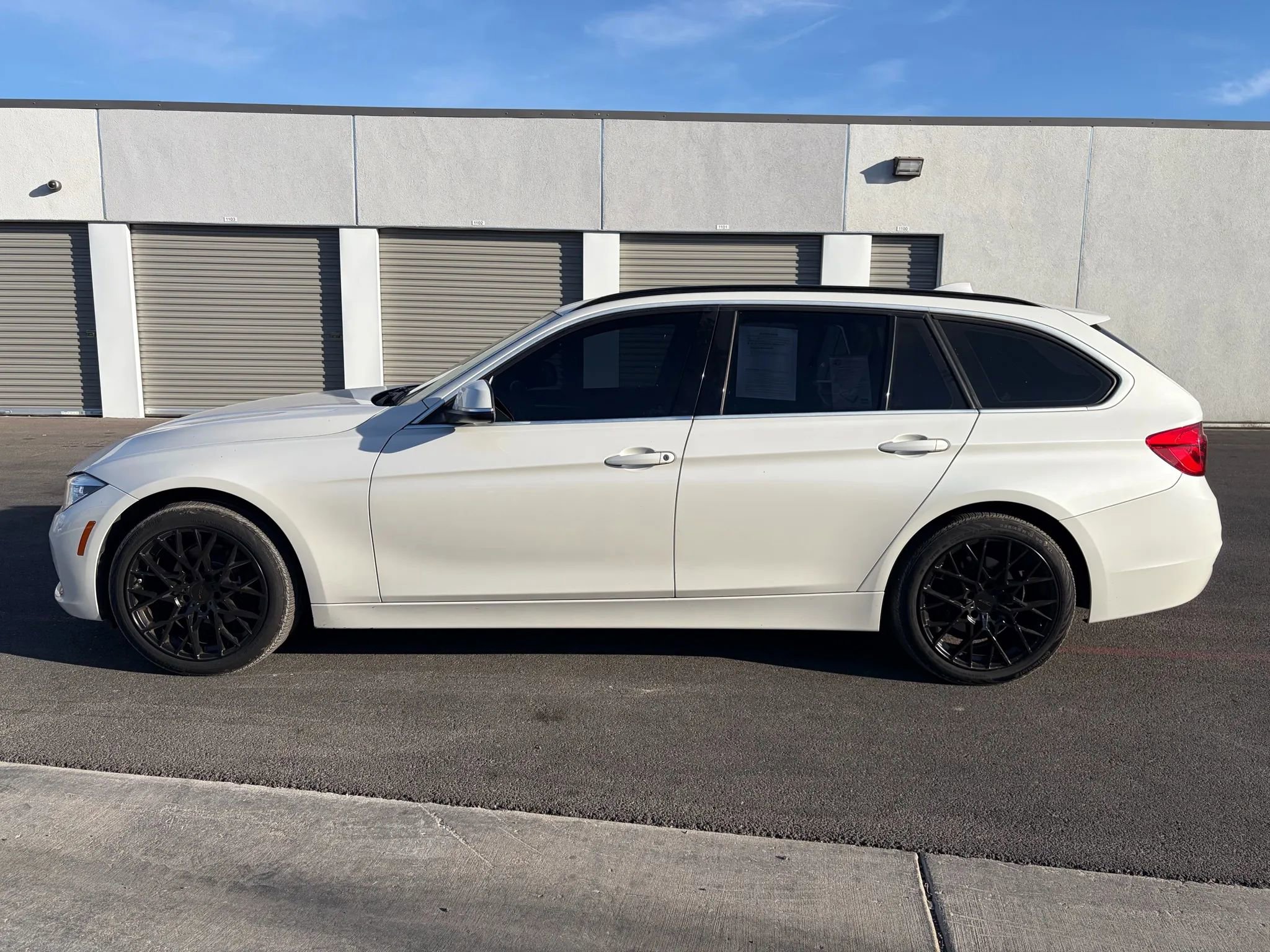 Used 2017 BMW 330i xDrive 330i xDrive Sport Wagon 4D image 3