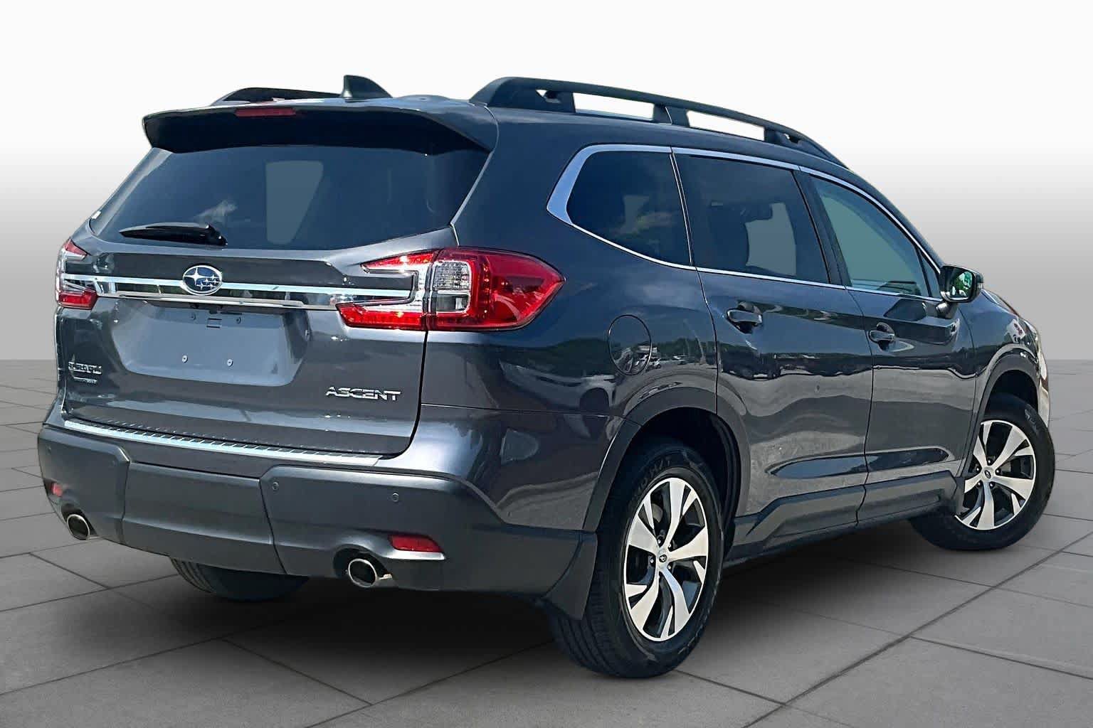 Used 2023 Subaru Ascent Premium w/ Convenience Package AWD/4WD image 13