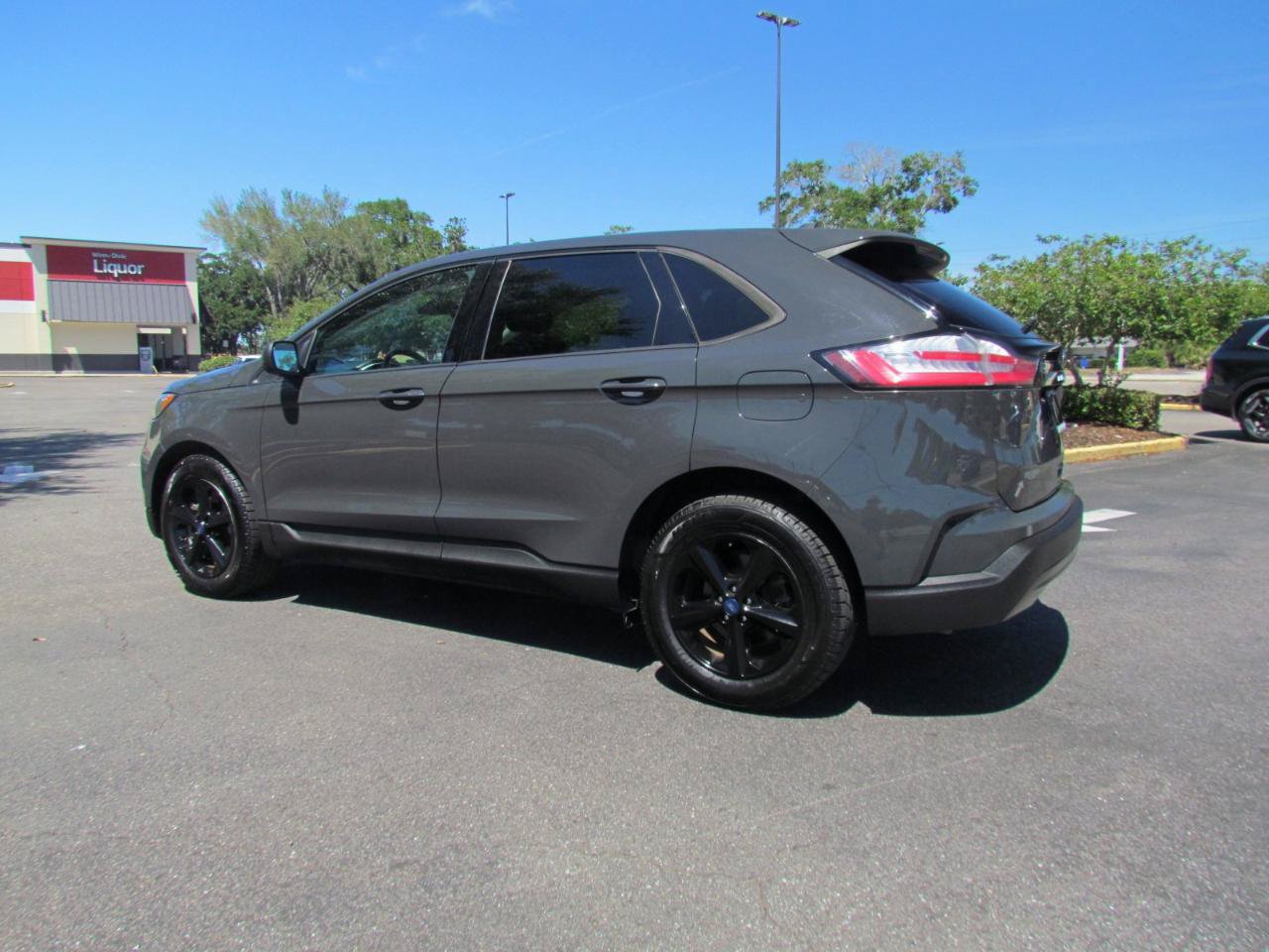 Used 2021 Ford Edge SE FWD image 7