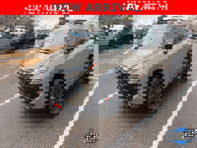 Used 2025 Nissan Rogue SV image 3